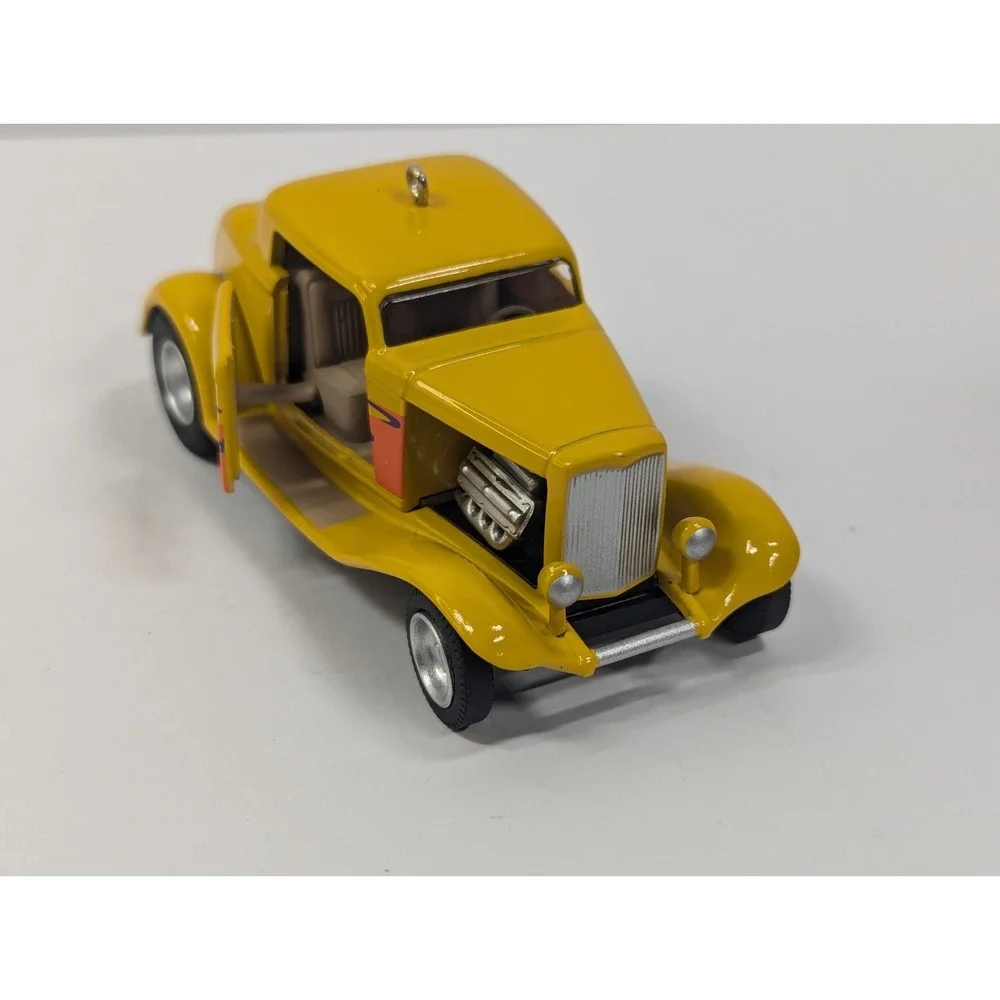 2015 Hallmark Keepsake Ornament 1932‎ Ford -1st in Keepsake Kustoms Series